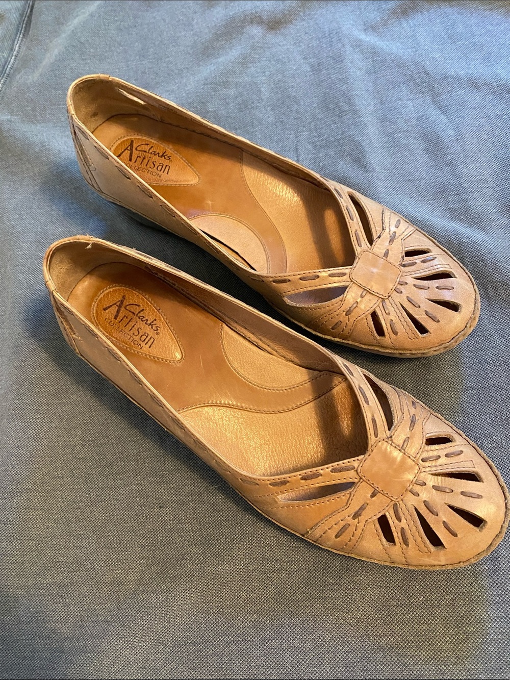 Clarks Artisan Tan Cutout Leather Slip-On Loafers 9.5M Office Comfy Balletcore